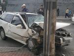 Segunda-feira: Acidente entre dois carros na Rua 2 de Setembro, Bairro Itoupava Norte, deixou duas pessoas feridas