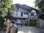 Quinta-feira: Homens invadem casa na Rua Itaja e, aps troca de tiros, so presos no Bairro Vorstadt