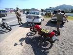 Eles fugiram do local com uma moto, placas de Florianpolis