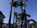 Rua das Palmeiras - Reprter do Santa percorreu 163 km de bicicleta por vrios bairros da cidade