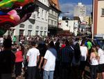 Desfile deste sbado contou com sol e caladas lotadas