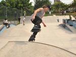 Tiago Muller Vicente anda de patins e skate h anos. Hoje, com 13 anos, ele mesmo faz as suas pranchas de skate