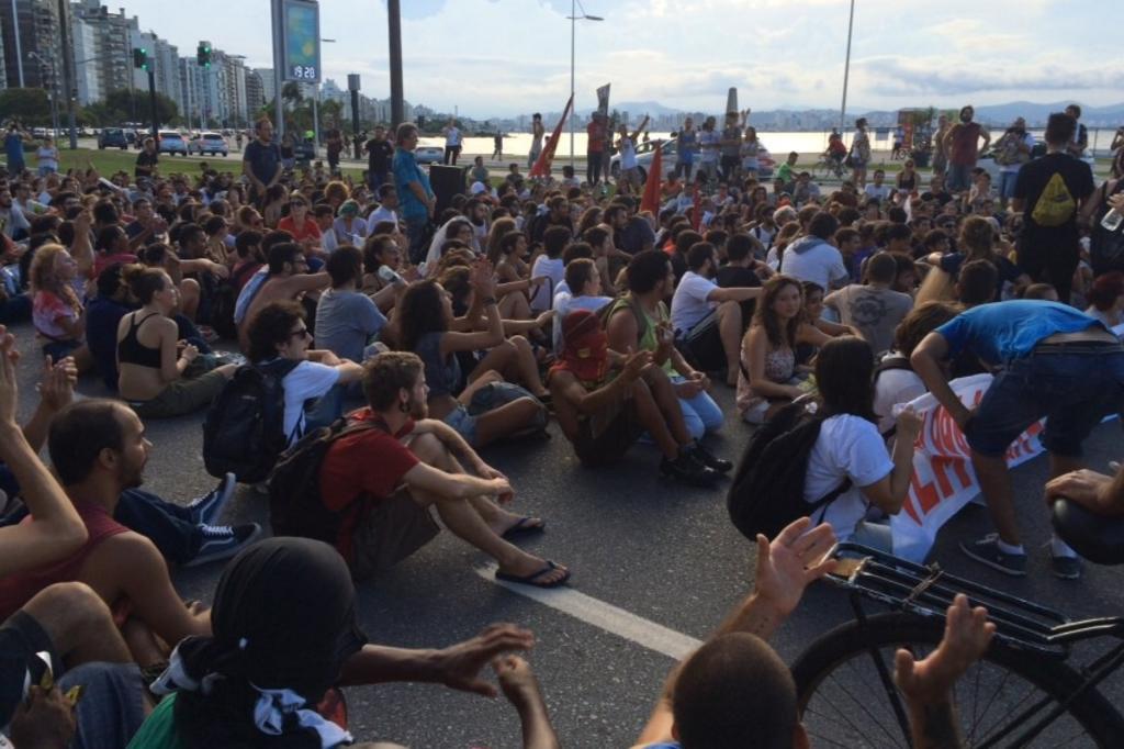 Protesto contra aumento da passagem de ônibus de Florianópolis