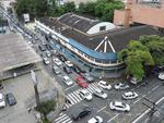 Final da tarde desta quarta-feira (4) foi de congestionamento nas principais ruas do Centro de Blumenau. A chuva, as obras realizadas pela Prefeitura e as alteraes no trnsito colaboraram para o movimento intenso.