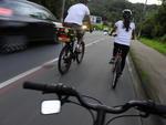 Confira cinco opes de trajetos bairro-centro para pedalar com segurana em Blumenau.  Terminal do Garcia - Av. Beira Rio.