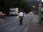 Confira cinco opes de trajetos bairro-centro para pedalar com segurana em Blumenau.  Terminal do Garcia - Av. Beira Rio.