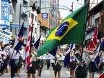 Cerca de 10 mil pessoas assistiram s celebraes da Independncia do Brasil na Rua XV de Novembro, no Centro da cidade
