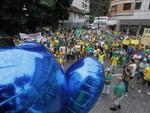 Mais de 60 mil pessoas protestam contra a corrupo em Blumenau