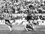 Gre-Nal que deu o octacampeonato gacho em 1976. O Inter ganhou por 2 a 0