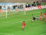 Ronaldinho anotando o gol do ttulo do Grmio em 1999. O Grmio ganhou por 1 a 0