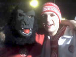 Eu e o macaco da popular do Inter comemorando na Goethe a conquista da Libertadores