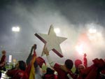 Torcida colorada faz festa no Beira-Rio