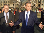 Presidente George Bush confere a devastao do pentgono, em Washington D.C.