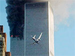 Avio com 108 passageiros a bordo se choca com o 40 andar da torre sul do World Trade Center s 9:03 