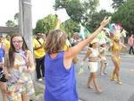Desfile de carnaval da escola Unidos do Salto do Norte na rua Johann Sachse em Blumenau