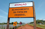 Placa alerta motoristas para os perigos no trecho de Santa Catarina 