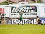 Momento do gol de Alex Alves