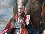 Pintora Natalia Tsarkova d os ltimos retoques no retrato do Papa em Roma, Itlia. A pintura foi um pedido do prprio Vaticano pelo aniversrio de Bento XVI