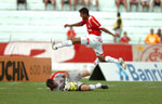 Adriano Gabiru em uma partida pelo Gaucho