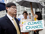 Manifestantes do Greepeace alertaram para a mudana do clima no painel internacional sobre o tema