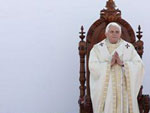 O Papa Bento XVI d incio  missa de canonizao do primeiro santo brasileiro no Campo de Marte