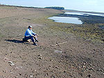 Em maio de 2006, uma barragem para irrigar lavoura de arroz com capacidade para 2 milhes de metros cbicos de gua estava com nvel baixo, perto de zero, na Froteira Oeste. o orizicultor Elbio Besson j pensava em no plantar 