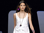 Someday desfila na segunda noite do Floripa Fashion com coleo anos 50, com vichys, pos e faixinhas no cabelo, alm de macaquinhos e vestidos multicoloridos.