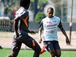 O atacante Gil (E) estreiou bem contra o Flamengo e pode jogar no domingo