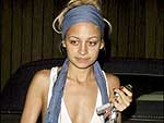 A bonitinha Nicole Richie  reincidente. Em dezembro de 2006, a polcia deteve a Estrela de The Simple Life conduzindo sob os efeitos do lcool e trs anos antes ela j havia cometido o mesmo delito. Essas patricinhas... 