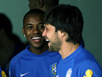 Num momento de descontrao, Daniel Alves (E), Robinho (C) e Diego (D)