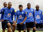 Jogadores participaram do treino na Granja Comary, sob os cuidados do preparador fsico Paulo Paixo