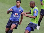 Ronaldinho Gacho treino, mas ainda  dvida para a partida contra o Peru