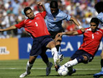 Uruguai e Chile jogaram em Montividu. A partida foi equilibrada desde o incio. O Uruguai abriu o placar no primeiro tempo. Marcelo Salas empatou e virou para o Chile no segundo tempo. E Sergio &quot;Loco&quot; Abreu deixou tudo igual para o Uruguai