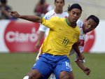 A Seleo Brasileira enfreentou o Peru, em Lima, pela terceira rodada das Eliminatrias Sul-Americanas. Ronaldinho Gacho era dvida, mas comeou a partida