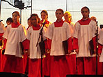 Coro dos Meninos Cantores da Parquia So Pedro de Gramado foi a grande atrao no comeo da noite da quinta-feira 