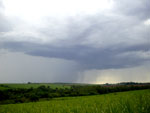 Foto tirada aps um longo veranico no ms de dezembro de 2007 - a chuva retorna  regio do Vale do Rio Piracicaba 