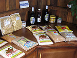 Produtos orgnicos produzidos no Paran esto expostos na casa da fazendinha