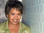 Quem no adora Miranda Bailey? A personagem de Chandra Wilson ganha um pouquinho mais de destaque nesta quarta temporada, mas s l nos episdios 7, 8 e 9. A vida pessoal dela est uma confuso, tem um paciente racista que se recusa a ser tratado por ela, um ex-peguete da poca de escola aparece... Cruzes! Destaque para o episdio em que ela narra as metforas da vida com os casos mdicos presentes no Seattle Grace.