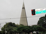 Sbado de cu nublado em Maring. Ao fundo, a catedral da cidade