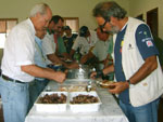 A equipe foi recepcionada com um delicioso almoo na Cooperativa Agrcola de Una (MG)