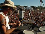 Z Darcy toca no show da banda no Planeta Atlntida 2007