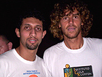 Guga e Jorge de Albuquerque na Copa Davis em Joinville, em 2004, quando a Seleo Brasileira jogava contra a Seleo da Antilhas Holandesas