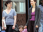 Maggie Gyllenhaal e Ramona, 18 meses