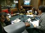 Alexandre Oliveira (vocalista), Srgio Nogueira (guitarra) e Vincius Groismann (bateria) participaram do programa