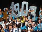 Torcida tricolor faz aluso ao ano de fundao do clube