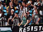 Torcida do Figueirense tambm marca presena no estdio