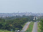 Vista de Goinia de um dos acessos norte. A Zona de Convergncia do Atlntico Sul havia se deslocado mais para o norte no incio do ms e o tempo estava firme