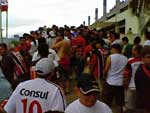 Torcida do JEC entra na Arena assim que portes abrem, s 14h