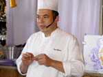 Uma das receitas ensinadas pelo chef Vitor Gomes foi a do cardosinho frito em crosta de mandioca e piro de nylon