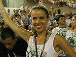 Leona Cavali curtiu o Carnaval na Sapuca bem pertinho da passarela